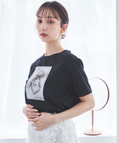 31 Sons de mode(トランテアン ソン ドゥ モード)の「フラワーフォトTシャツ(Tシャツ/カットソー・レディース・ブラック/オフホワイト・フリー)」の16枚目の写真
