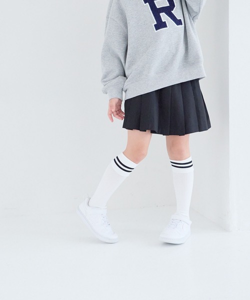 LOWRYS FARM（ローリーズファーム）の「カラープリーツスカート　289623（スカート・キッズ・ブラック/グレー・110cm/120cm/130cm/140cm/150cm）」の2枚目の写真