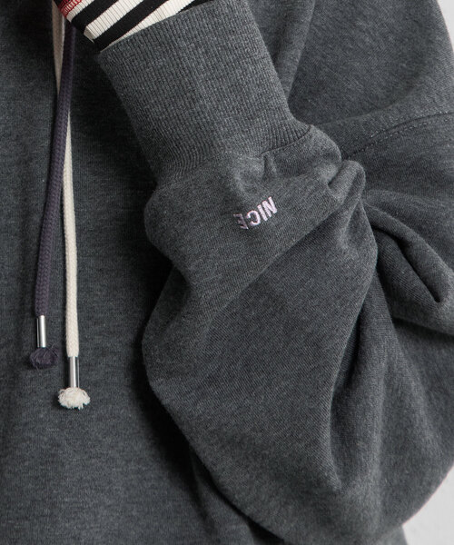 POU DOU DOU（プードゥドゥ）の「ロゴ刺繍クロップドフーディ（パーカー・レディース・オフホワイト/ブルー/ダークグレー・M）」の17枚目の写真