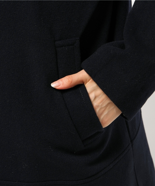 allureville（アルアバイル）の「ブルーフォックスファー付3WAYダウンライナーコート（ポンチョ・レディース・ベージュ/サックスブルー/ネイビー・1/2）」の9枚目の写真