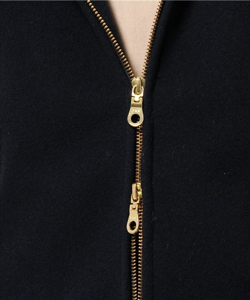 allureville（アルアバイル）の「ブルーフォックスファー付3WAYダウンライナーコート（ポンチョ・レディース・ベージュ/サックスブルー/ネイビー・1/2）」の11枚目の写真