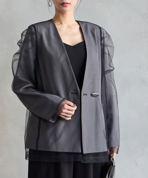 AIMER(エメ)の「チュールレイヤードノーカラージャケット(ノーカラージャケット・レディース・チャコールグレー/ベージュ・MEDIUM)」の2枚目の写真