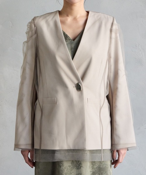 AIMER(エメ)の「チュールレイヤードノーカラージャケット(ノーカラージャケット・レディース・チャコールグレー/ベージュ・MEDIUM)」の14枚目の写真