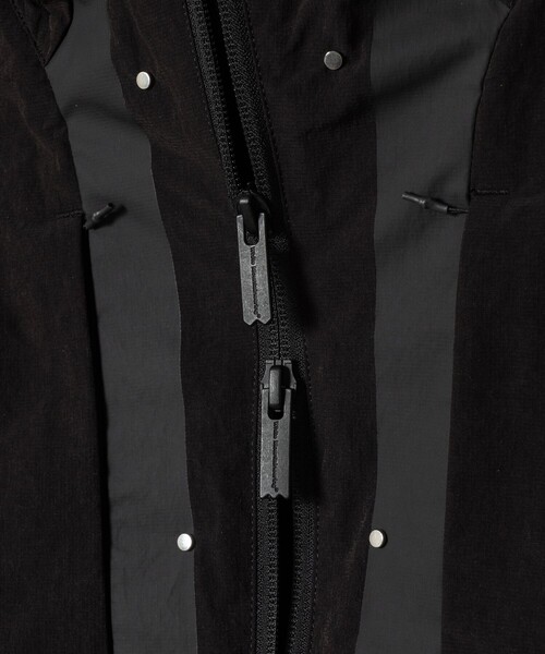 WHITE MOUNTAINEERING(ホワイトマウンテニアリング)の「HOODED BLOUSON(ブルゾン・メンズ・ブラック・0/1)」の4枚目の写真