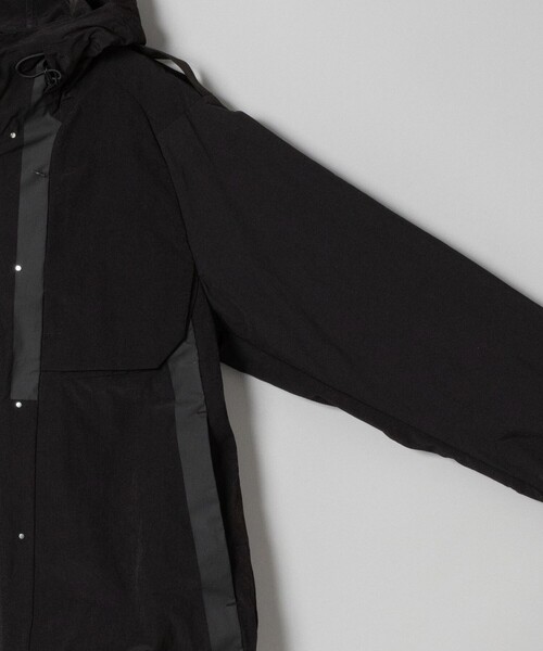 WHITE MOUNTAINEERING(ホワイトマウンテニアリング)の「HOODED BLOUSON(ブルゾン・メンズ・ブラック・0/1)」の8枚目の写真