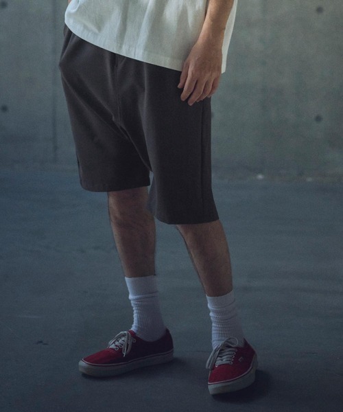 ADAM PATEK（アダムパテック）の「ADAMPATEK/ripple sarouel short pants/リップルサルエルショートパンツ（その他パンツ・メンズ・ブラック/チャコール・1/2）」の5枚目の写真