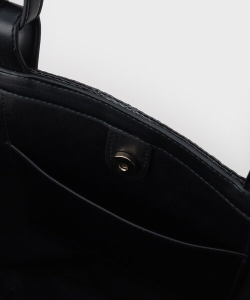 INDIVI（インディヴィ）の「【雑材】合皮ハンドルかごバッグ（トートバッグ・レディース・ブラック/キャメル・00）」の10枚目の写真