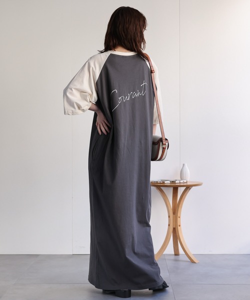 ap retro(アプレトロ)の「ラグランTシャツワンピース / バックロゴプリントデザイン(ワンピース・レディース・チャコール/アイボリー・FREE)」の2枚目の写真