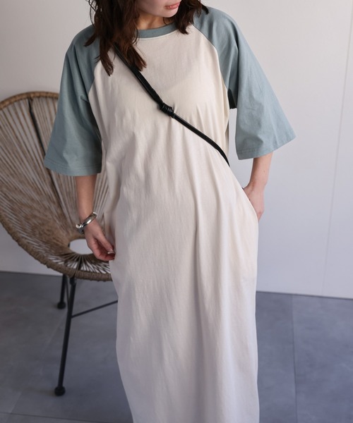 ap retro(アプレトロ)の「ラグランTシャツワンピース / バックロゴプリントデザイン(ワンピース・レディース・チャコール/アイボリー・FREE)」の10枚目の写真