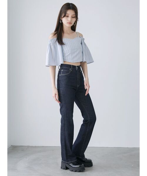 MURUA（ムルーア）の「ハイウエストヴィンテージフレアデニム（デニムパンツ・レディース・インディゴブルー/ブラック/ブルー・0/1/2）」の4枚目の写真