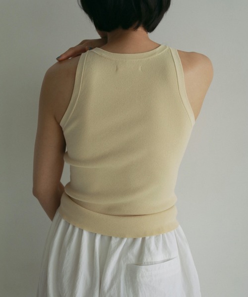 anuke(アンヌーク)の「Highgauge Knit Tanktop(タンクトップ・レディース・ブラウン/ブルー系その他/ブラック/クリーム・FREE)」の6枚目の写真