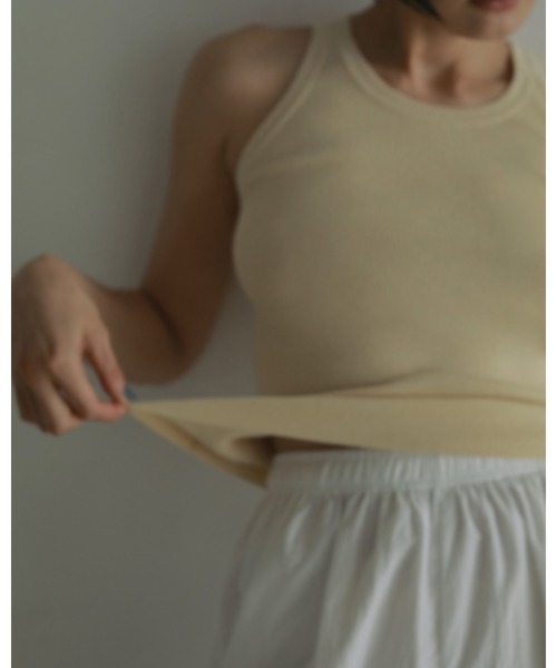 anuke(アンヌーク)の「Highgauge Knit Tanktop(タンクトップ・レディース・ブラウン/ブルー系その他/ブラック/クリーム・FREE)」の11枚目の写真