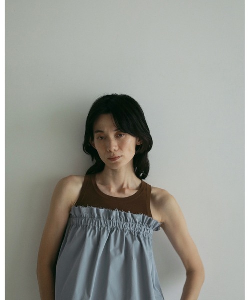 anuke(アンヌーク)の「Highgauge Knit Tanktop(タンクトップ・レディース・ブラウン/ブルー系その他/ブラック/クリーム・FREE)」の14枚目の写真