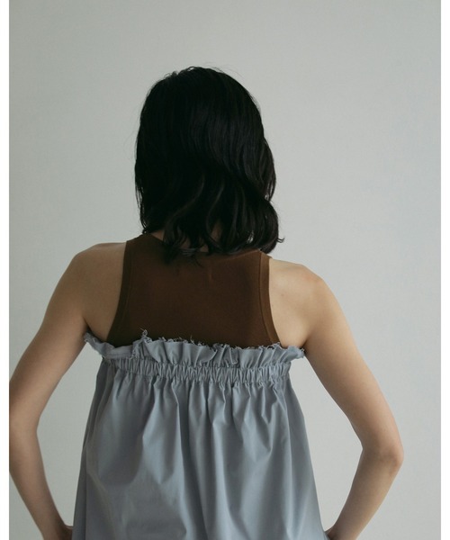 anuke(アンヌーク)の「Highgauge Knit Tanktop(タンクトップ・レディース・ブラウン/ブルー系その他/ブラック/クリーム・FREE)」の15枚目の写真