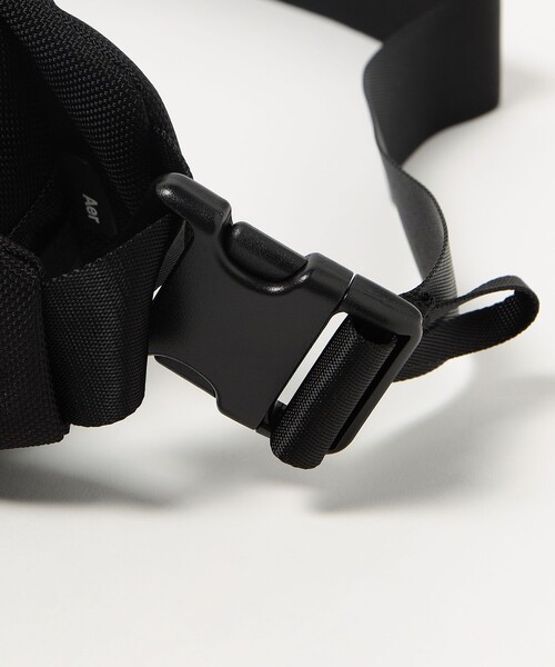 Aer（エアー）の「＜Aer＞ CITY SLING 3 2L/スリングバッグ（ボディバッグ/ウエストポーチ・メンズ・ブラック・FREE）」の6枚目の写真