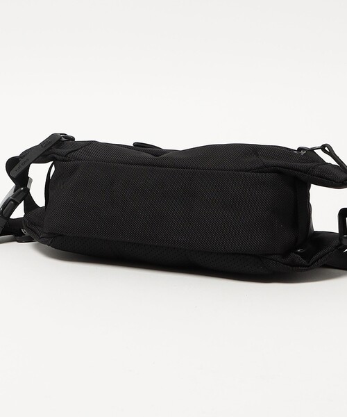 Aer（エアー）の「＜Aer＞ CITY SLING 3 2L/スリングバッグ（ボディバッグ/ウエストポーチ・メンズ・ブラック・FREE）」の7枚目の写真