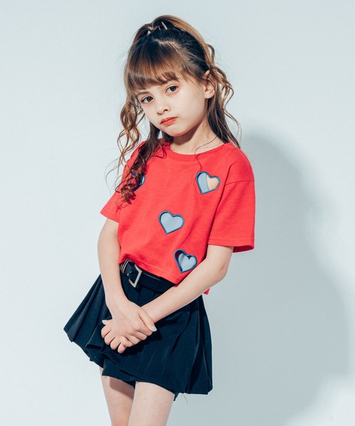 URBAN CHERRY（アーバンチェリー）の「【吸水速乾】ハートカットワーククロップドTシャツ（Tシャツ/カットソー・キッズ・ピンク/レッド/チャコール/ブルー・110cm/120cm/130cm/140cm/150cm）」の4枚目の写真