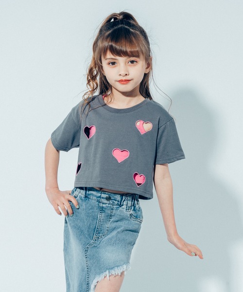 URBAN CHERRY（アーバンチェリー）の「【吸水速乾】ハートカットワーククロップドTシャツ（Tシャツ/カットソー・キッズ・ピンク/レッド/チャコール/ブルー・110cm/120cm/130cm/140cm/150cm）」の12枚目の写真