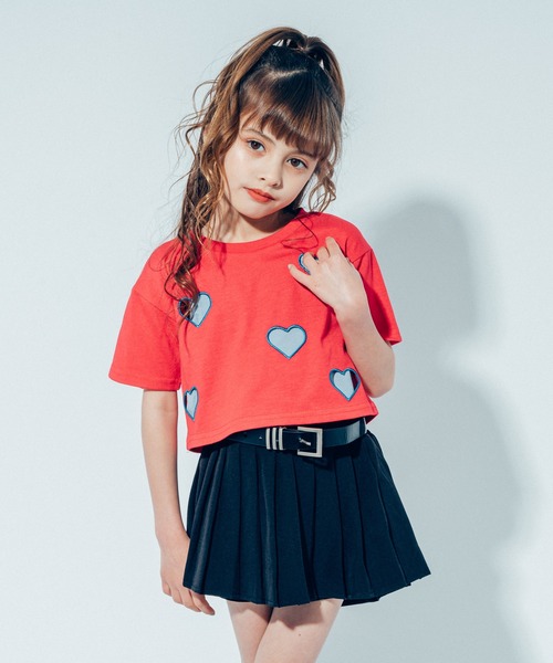 URBAN CHERRY（アーバンチェリー）の「【吸水速乾】ハートカットワーククロップドTシャツ（Tシャツ/カットソー・キッズ・ピンク/レッド/チャコール/ブルー・110cm/120cm/130cm/140cm/150cm）」の6枚目の写真