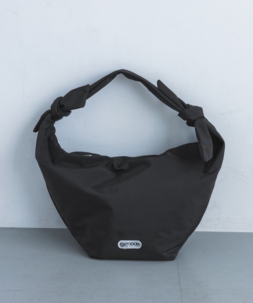 A part by（アパートバイ）の「【別注】OUTDOORリボンバッグ（トートバッグ・レディース・ブラック/アイボリー・FREE）」の2枚目の写真