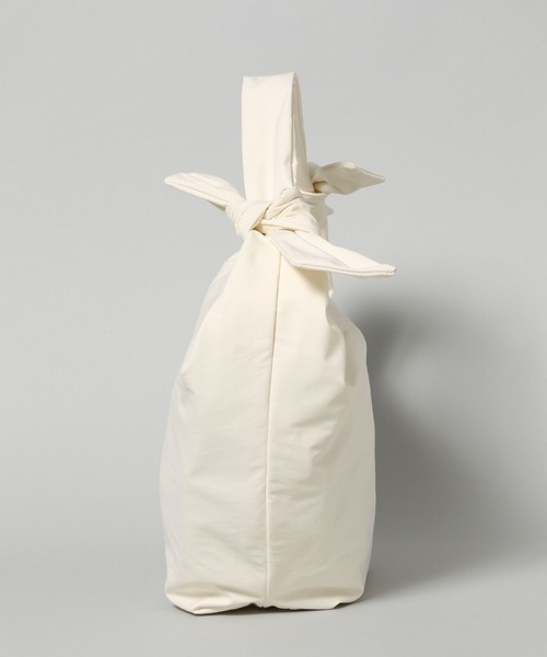 A part by（アパートバイ）の「【別注】OUTDOORリボンバッグ（トートバッグ・レディース・ブラック/アイボリー・FREE）」の5枚目の写真