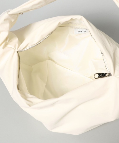A part by（アパートバイ）の「【別注】OUTDOORリボンバッグ（トートバッグ・レディース・ブラック/アイボリー・FREE）」の7枚目の写真