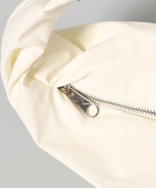 A part by（アパートバイ）の「【別注】OUTDOORリボンバッグ（トートバッグ・レディース・ブラック/アイボリー・FREE）」の8枚目の写真