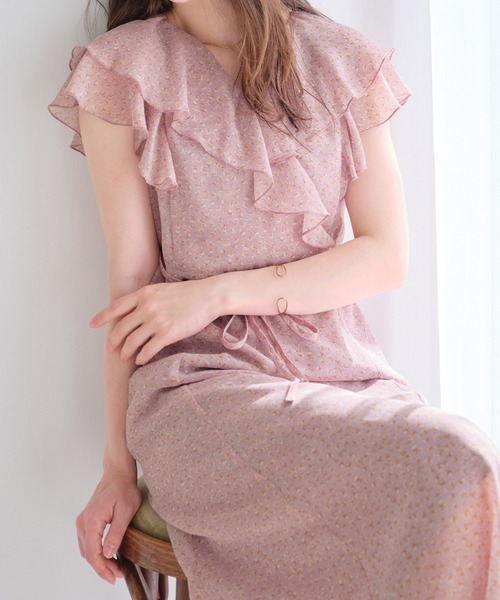 alotta（アロッタ）の「フリルカシュクールワンピース（ワンピース・レディース・ホワイト/ラベンダー/ブラック・M/L/LL/3L）」の3枚目の写真