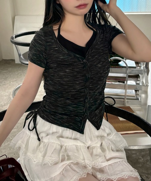 VQ（ブイキュー）の「Slub Yarn Fake Layers Short sleeveT / スラブ糸 フェイクレイヤード 半袖プルオーバー / インナーにホルターネックを着た様なレイヤードが可愛い半袖カーデ。（Tシャツ/カットソー・レディース・ブラック/モカ/ベージュ・FREE）」の6枚目の写真