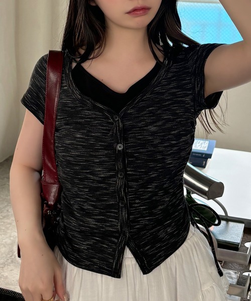 VQ（ブイキュー）の「Slub Yarn Fake Layers Short sleeveT / スラブ糸 フェイクレイヤード 半袖プルオーバー / インナーにホルターネックを着た様なレイヤードが可愛い半袖カーデ。（Tシャツ/カットソー・レディース・ブラック/モカ/ベージュ・FREE）」の4枚目の写真