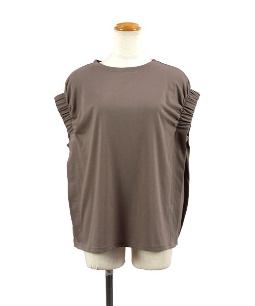 CLOTHY(クロシィ)の「【華奢見えするNEWカットソー!】シャーリングショルダーノースリトップス(Tシャツ/カットソー・レディース・ブラック/グリーン/モカ/オフホワイト・LARGE/MEDIUM)」の19枚目の写真
