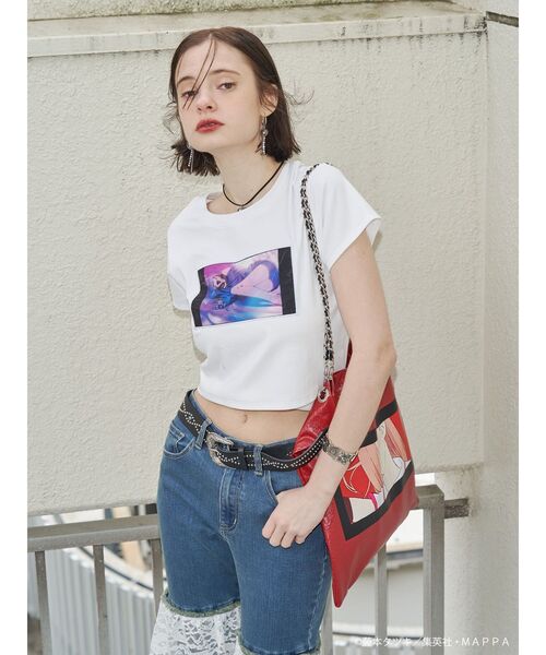 jouetie(ジュエティ)の「【TVアニメ『チェンソーマン』】フィットシーンTシャツ(Tシャツ/カットソー・レディース・ブラック/オフホワイト/ブルー・MEDIUM)」の2枚目の写真