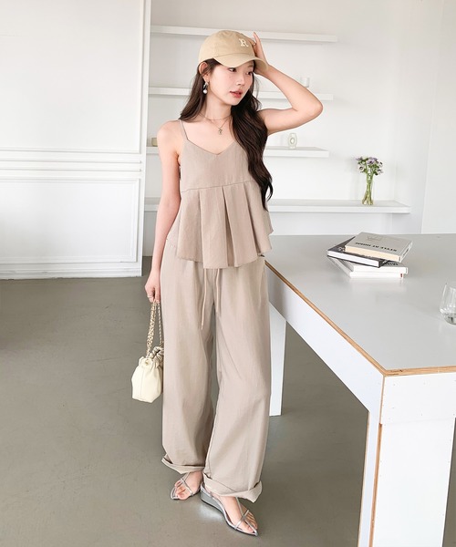 by LEGNA(バイレグナ)の「プリーツペプラムキャミ×パンツ セットアップ(セットアップ・レディース・カーキ/ダルブルー系/ネイビー/ブラック/ベージュ・FREE)」の12枚目の写真