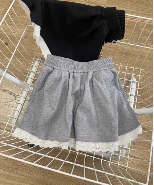 ampm（エーエムピーエム）の「裾レースフリルショートスウェットパンツ（スウェットパンツ・レディース・グレー/ブラック・S/M/L）」の14枚目の写真