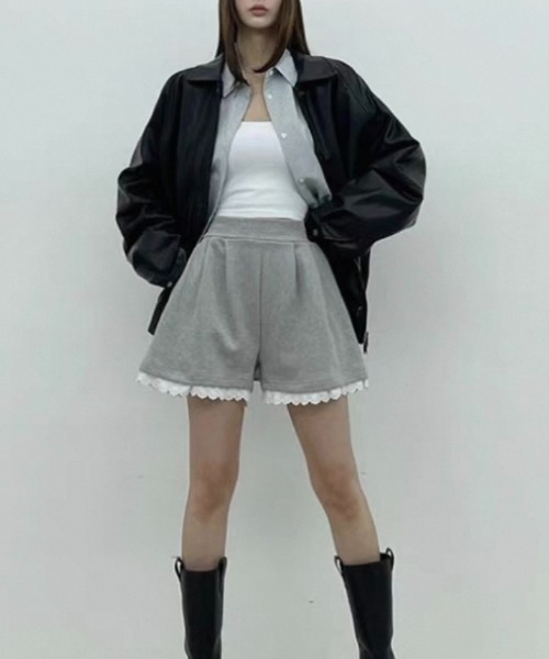 ampm（エーエムピーエム）の「裾レースフリルショートスウェットパンツ（スウェットパンツ・レディース・グレー/ブラック・S/M/L）」の5枚目の写真