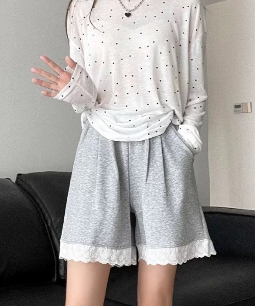 ampm（エーエムピーエム）の「裾レースフリルショートスウェットパンツ（スウェットパンツ・レディース・グレー/ブラック・S/M/L）」の13枚目の写真