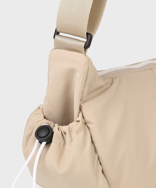 Paul Smith（ポールスミス）の「PSフラッフィー ショルダーバッグ / 555404 WB070S（ショルダーバッグ・レディース・グレイッシュベージュ/ブラック・FREE）」の9枚目の写真