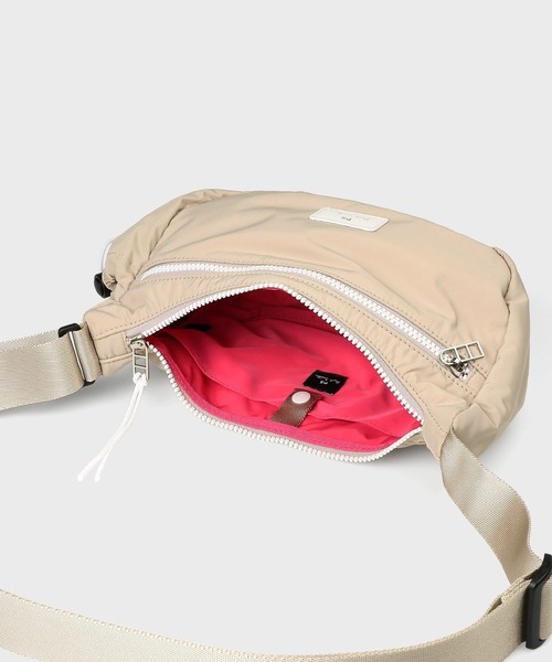 Paul Smith（ポールスミス）の「PSフラッフィー ショルダーバッグ / 555404 WB070S（ショルダーバッグ・レディース・グレイッシュベージュ/ブラック・FREE）」の10枚目の写真