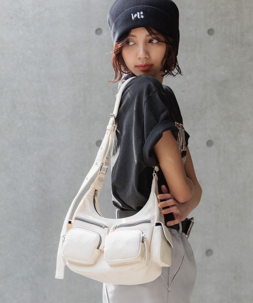 PAGEBOY（ページボーイ）の「ZIPポケットBAG（ショルダーバッグ・レディース・グリーン系その他2/ブラック/オフホワイト・FREE）」の5枚目の写真