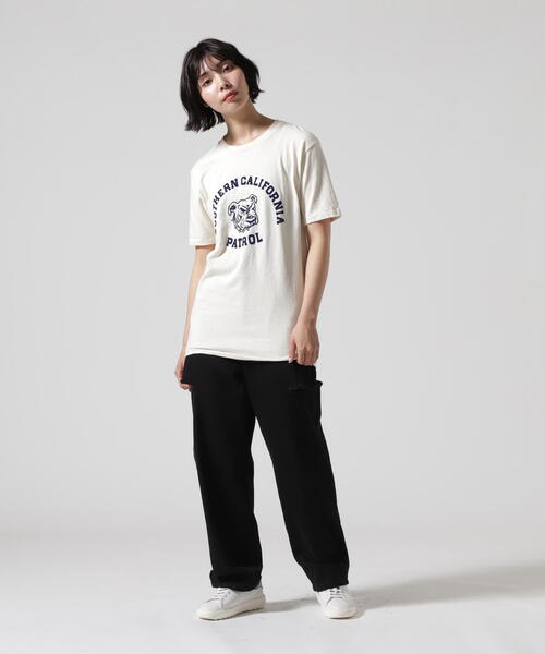 MIXTA（ミクスタ）の「MIXTA/ミクスタ　CREW NECK SO CAL DOG　Ｔシャツ（Tシャツ/カットソー・レディース・ナチュラル・S）」の5枚目の写真