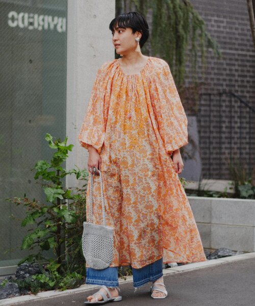 セール】aguniヴィンテージフラワー光沢シアーワンピ（ワンピース