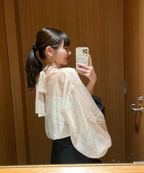 hinari（ヒナリ）の「リボンタイ付きシアーブラウス（シャツ/ブラウス・レディース・ブラック/アイボリー/ピンクベージュ・FREE）」の16枚目の写真