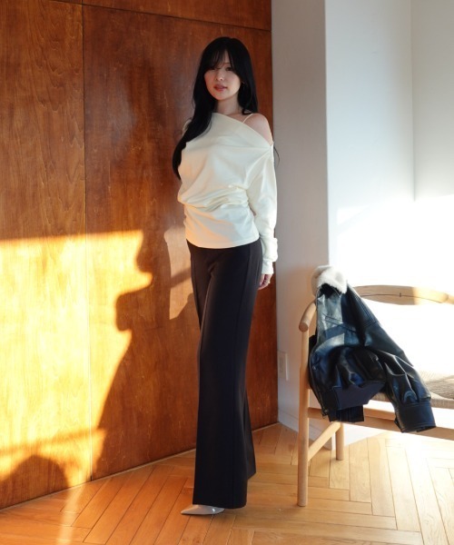 SENEE（セニー）の「high waist center press slacks（ハイウエストセンタープレススラックス）（スラックス・レディース・ブラック/ベージュ・SMALL/MEDIUM）」の15枚目の写真