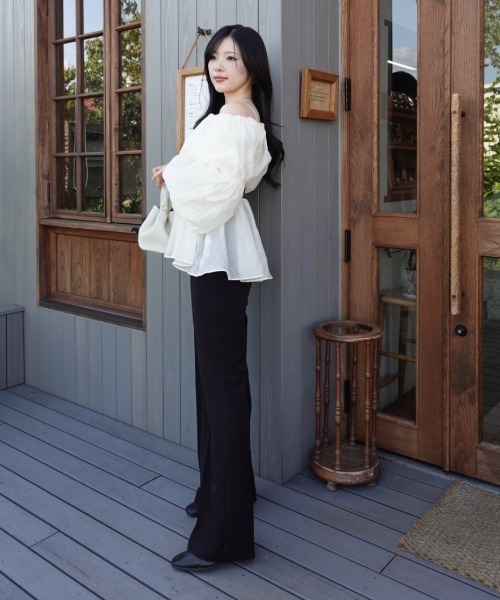 SENEE（セニー）の「high waist center press slacks（ハイウエストセンタープレススラックス）（スラックス・レディース・ブラック/ベージュ・SMALL/MEDIUM）」の18枚目の写真