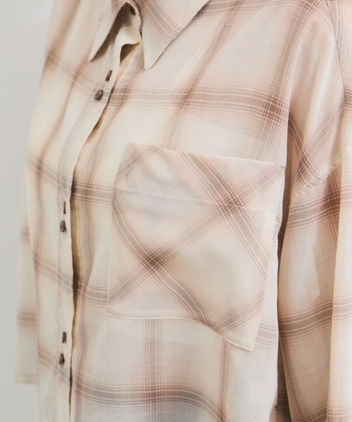 VIS(ビス)の「シアー&チェックショート丈シャツ(シャツ/ブラウス・レディース・ブルー系その他4/ベージュ・FREE)」の13枚目の写真