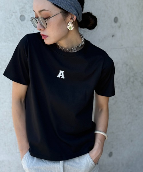 deux amour(ドゥーザムール)の「UVカット接触冷感 MorA刺繍Tシャツ(Tシャツ/カットソー・レディース・ブラック/ホワイト/アイボリー/ダークブラック・FREE/MEDIUM)」の1枚目の写真