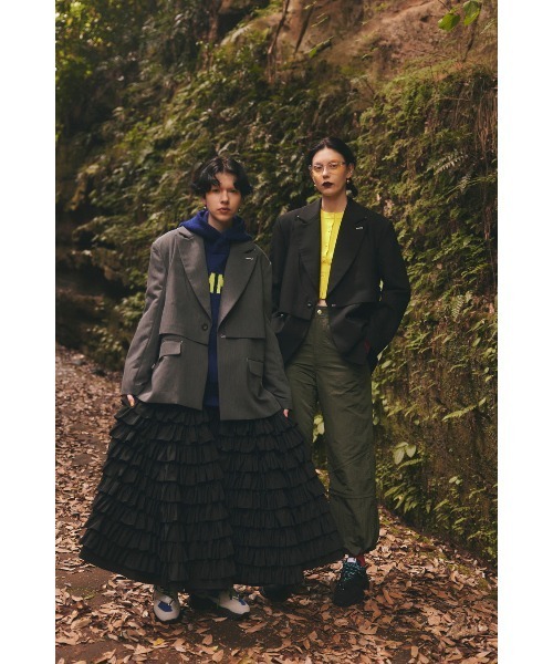 MANY FRILLS VOLUME SK