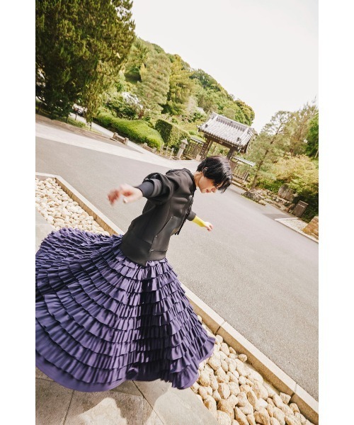 MANY FRILLS VOLUME SK