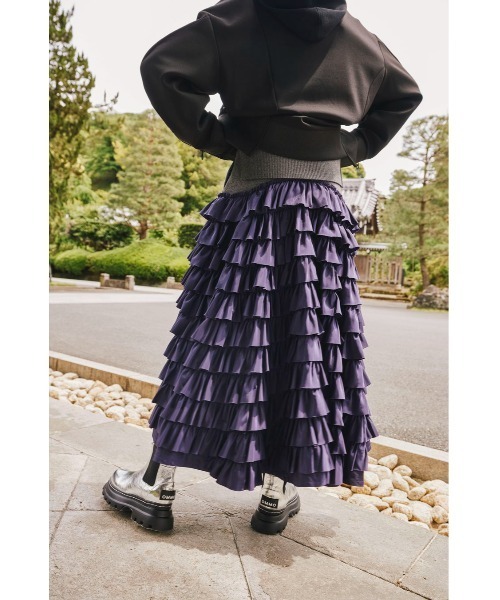 MANY FRILLS VOLUME SK