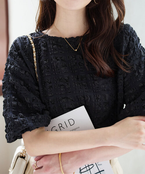 KOBE LETTUCE（コウベレタス）の「ぽこぽこシアーサッカー5分袖トップス（シャツ/ブラウス・レディース・ネイビー系/ブラック/オフホワイト・M）」の2枚目の写真